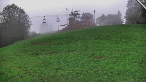 Skiareál Karolinka - Otočná kamera na sjezdovce - 18.5.2026 v 07:10 Skiareál Karolinka - Otočná kamera na sjezdovce - 18.5.2026 v 07:10