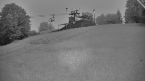 Skiareál Karolinka - Otočná kamera na sjezdovce - 13.6.2026 v 04:15 Skiareál Karolinka - Otočná kamera na sjezdovce - 13.6.2026 v 04:15