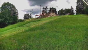 Skiareál Karolinka - Otočná kamera na sjezdovce - 13.6.2026 v 12:50 Skiareál Karolinka - Otočná kamera na sjezdovce - 13.6.2026 v 12:50