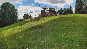 Skiareál Karolinka - Otočná kamera na sjezdovce - 16.6.2026 v 10:50 Skiareál Karolinka - Otočná kamera na sjezdovce - 16.6.2026 v 10:50