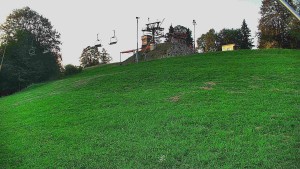 Skiareál Karolinka - Otočná kamera na sjezdovce - 1.8.2026 v 05:55 Skiareál Karolinka - Otočná kamera na sjezdovce - 1.8.2026 v 05:55