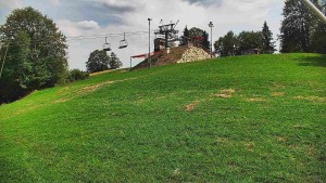 Skiareál Karolinka - Otočná kamera na sjezdovce - 1.8.2026 v 13:55 Skiareál Karolinka - Otočná kamera na sjezdovce - 1.8.2026 v 13:55
