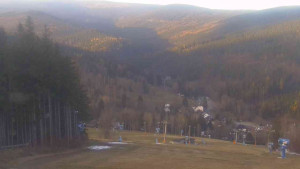 Ski Karlov - areál Karlov - Sjezdovky V Javořinách a Rodinná - 15.11.2024 v 15:01 Ski Karlov - areál Karlov - Sjezdovky V Javořinách a Rodinná - 15.11.2024 v 15:01