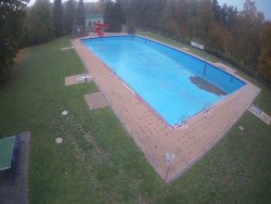 Großer Swimmingpool