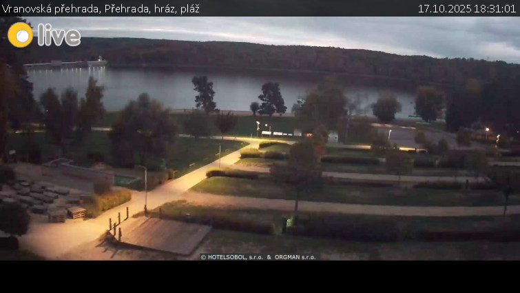 Vranovská přehrada - Přehrada, hráz, pláž - 17.10.2025 v 18:31 Vranovská přehrada - Přehrada, hráz, pláž - 17.10.2025 v 18:31