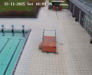 Koupaliště Petynka - Hlavní bazén - 15.11.2025 v 09:45 Koupaliště Petynka - Hlavní bazén - 15.11.2025 v 09:45