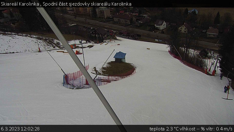 Skiareál Karolinka  - Spodní část sjezdovky skiareálu Karolinka - 6.3.2023 v 12:02