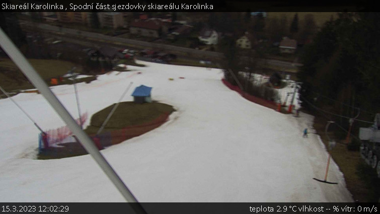 Skiareál Karolinka  - Spodní část sjezdovky skiareálu Karolinka - 15.3.2023 v 12:02