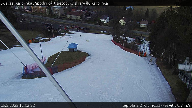Skiareál Karolinka  - Spodní část sjezdovky skiareálu Karolinka - 16.3.2023 v 12:02