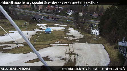 Skiareál Karolinka  - Spodní část sjezdovky skiareálu Karolinka - 31.3.2023 v 14:02