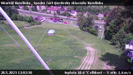 Skiareál Karolinka  - Spodní část sjezdovky skiareálu Karolinka - 28.5.2023 v 12:02
