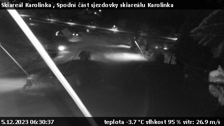 Skiareál Karolinka  - Spodní část sjezdovky skiareálu Karolinka - 5.12.2023 v 06:30