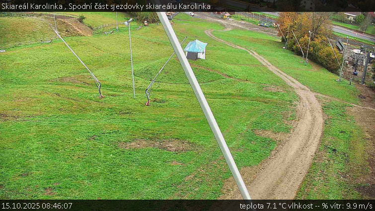 Skiareál Karolinka - Spodní část sjezdovky skiareálu Karolinka - 15.10.2025 v 08:46 Skiareál Karolinka - Spodní část sjezdovky skiareálu Karolinka - 15.10.2025 v 08:46