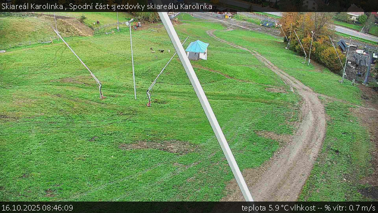 Skiareál Karolinka - Spodní část sjezdovky skiareálu Karolinka - 16.10.2025 v 08:46 Skiareál Karolinka - Spodní část sjezdovky skiareálu Karolinka - 16.10.2025 v 08:46