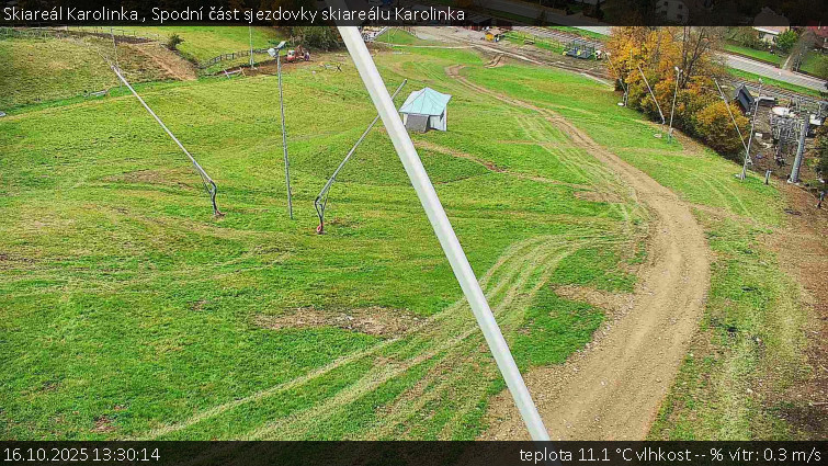 Skiareál Karolinka - Spodní část sjezdovky skiareálu Karolinka - 16.10.2025 v 13:30 Skiareál Karolinka - Spodní část sjezdovky skiareálu Karolinka - 16.10.2025 v 13:30