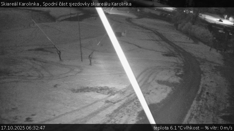 Skiareál Karolinka - Spodní část sjezdovky skiareálu Karolinka - 17.10.2025 v 06:32 Skiareál Karolinka - Spodní část sjezdovky skiareálu Karolinka - 17.10.2025 v 06:32