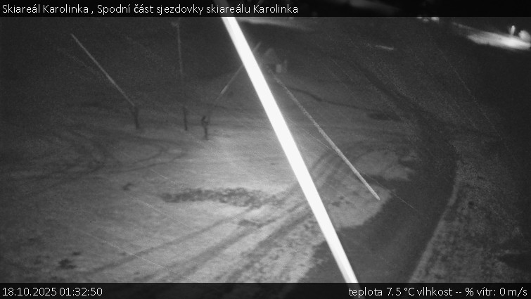 Skiareál Karolinka - Spodní část sjezdovky skiareálu Karolinka - 18.10.2025 v 01:32 Skiareál Karolinka - Spodní část sjezdovky skiareálu Karolinka - 18.10.2025 v 01:32