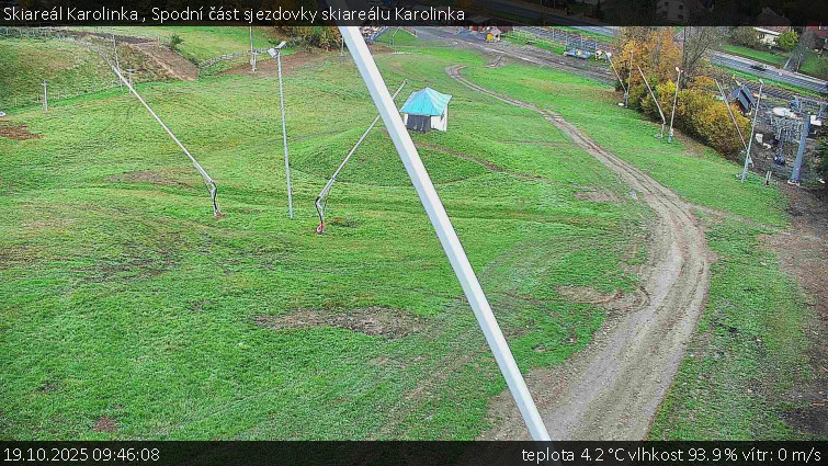 Skiareál Karolinka - Spodní část sjezdovky skiareálu Karolinka - 19.10.2025 v 09:46 Skiareál Karolinka - Spodní část sjezdovky skiareálu Karolinka - 19.10.2025 v 09:46