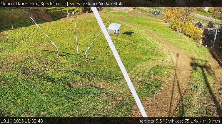 Skiareál Karolinka - Spodní část sjezdovky skiareálu Karolinka - 19.10.2025 v 11:32 Skiareál Karolinka - Spodní část sjezdovky skiareálu Karolinka - 19.10.2025 v 11:32