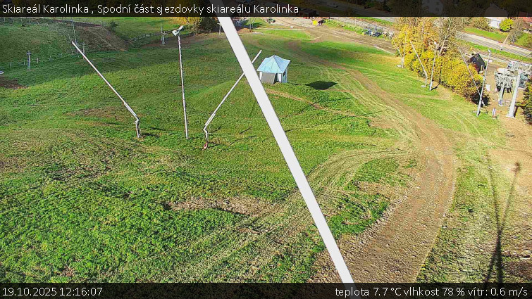 Skiareál Karolinka - Spodní část sjezdovky skiareálu Karolinka - 19.10.2025 v 12:16 Skiareál Karolinka - Spodní část sjezdovky skiareálu Karolinka - 19.10.2025 v 12:16