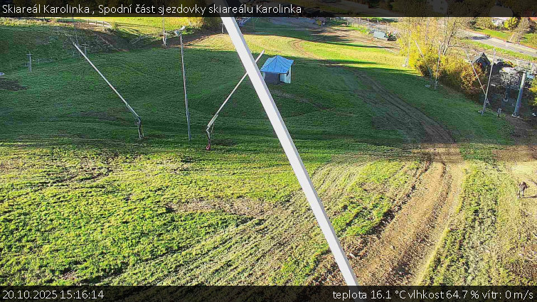 Skiareál Karolinka - Spodní část sjezdovky skiareálu Karolinka - 20.10.2025 v 15:16 Skiareál Karolinka - Spodní část sjezdovky skiareálu Karolinka - 20.10.2025 v 15:16
