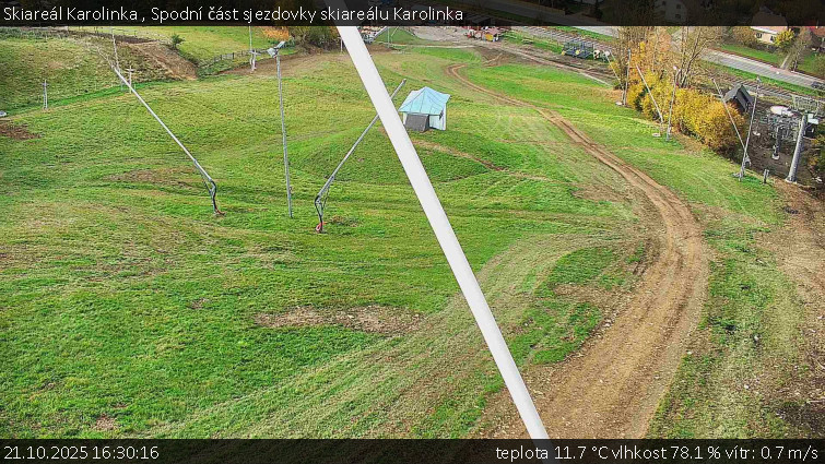 Skiareál Karolinka - Spodní část sjezdovky skiareálu Karolinka - 21.10.2025 v 16:30 Skiareál Karolinka - Spodní část sjezdovky skiareálu Karolinka - 21.10.2025 v 16:30