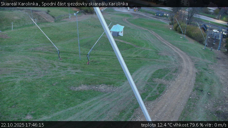 Skiareál Karolinka - Spodní část sjezdovky skiareálu Karolinka - 22.10.2025 v 17:46 Skiareál Karolinka - Spodní část sjezdovky skiareálu Karolinka - 22.10.2025 v 17:46