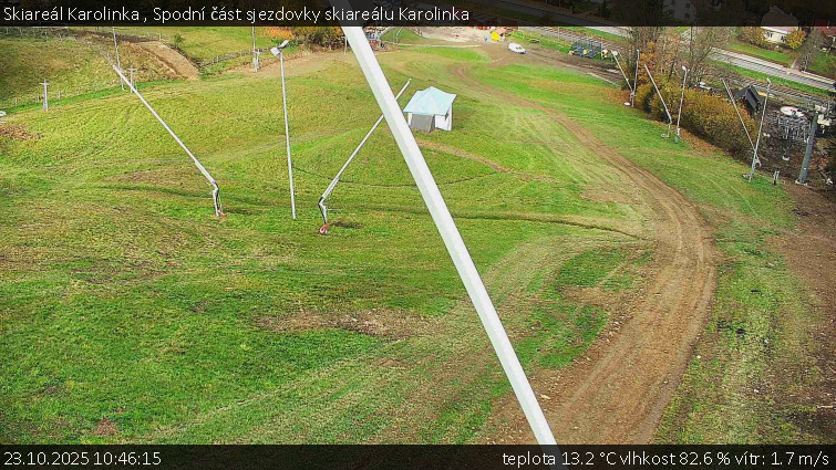 Skiareál Karolinka - Spodní část sjezdovky skiareálu Karolinka - 23.10.2025 v 10:46 Skiareál Karolinka - Spodní část sjezdovky skiareálu Karolinka - 23.10.2025 v 10:46