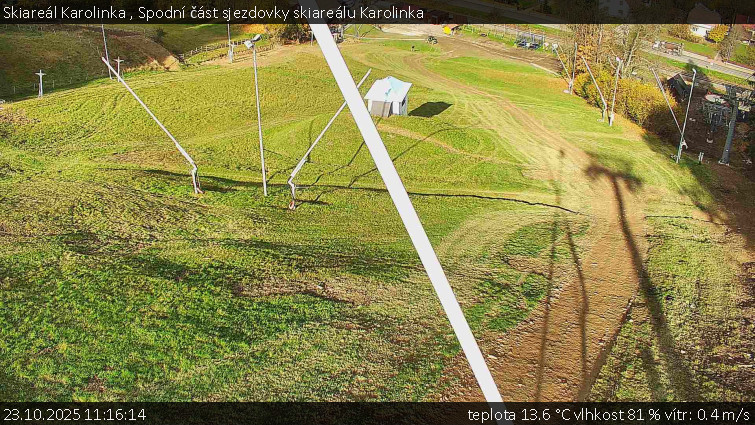 Skiareál Karolinka  - Spodní část sjezdovky skiareálu Karolinka - 23.10.2025 v 11:16 Skiareál Karolinka  - Spodní část sjezdovky skiareálu Karolinka - 23.10.2025 v 11:16