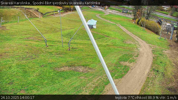 Skiareál Karolinka - Spodní část sjezdovky skiareálu Karolinka - 24.10.2025 v 14:00 Skiareál Karolinka - Spodní část sjezdovky skiareálu Karolinka - 24.10.2025 v 14:00