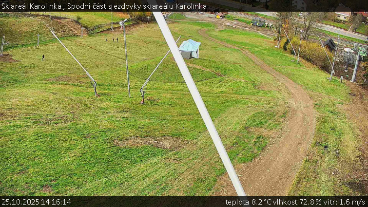 Skiareál Karolinka  - Spodní část sjezdovky skiareálu Karolinka - 25.10.2025 v 14:16 Skiareál Karolinka  - Spodní část sjezdovky skiareálu Karolinka - 25.10.2025 v 14:16