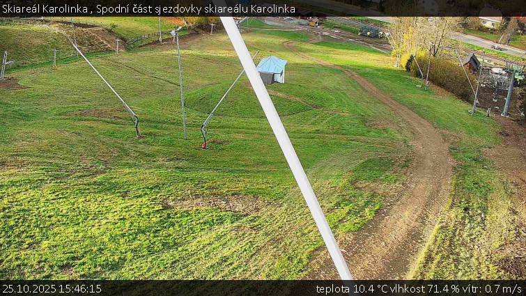 Skiareál Karolinka  - Spodní část sjezdovky skiareálu Karolinka - 25.10.2025 v 15:46 Skiareál Karolinka  - Spodní část sjezdovky skiareálu Karolinka - 25.10.2025 v 15:46