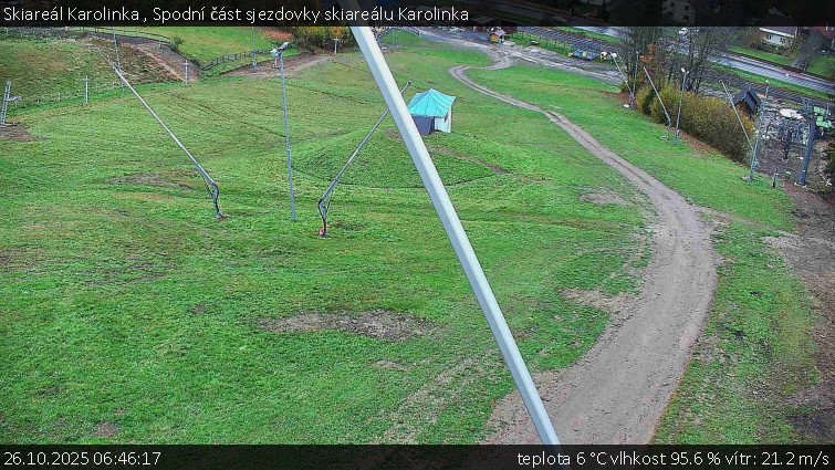 Skiareál Karolinka  - Spodní část sjezdovky skiareálu Karolinka - 26.10.2025 v 06:46 Skiareál Karolinka  - Spodní část sjezdovky skiareálu Karolinka - 26.10.2025 v 06:46