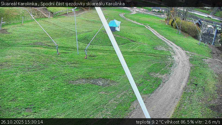 Skiareál Karolinka  - Spodní část sjezdovky skiareálu Karolinka - 26.10.2025 v 15:30 Skiareál Karolinka  - Spodní část sjezdovky skiareálu Karolinka - 26.10.2025 v 15:30
