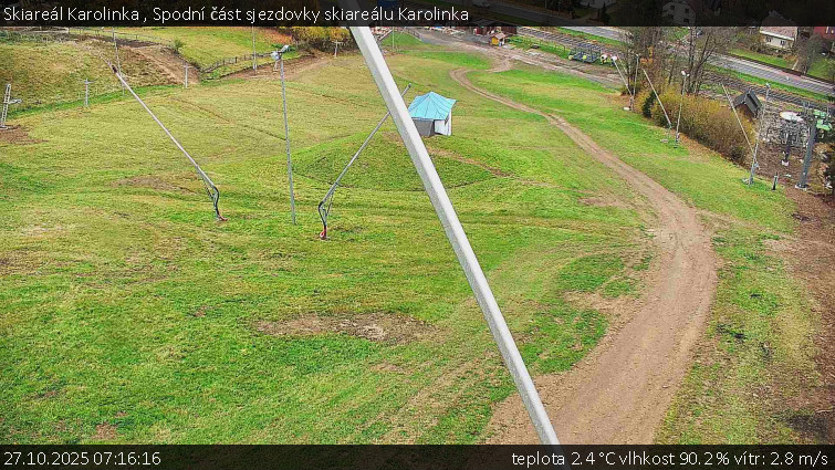 Skiareál Karolinka  - Spodní část sjezdovky skiareálu Karolinka - 27.10.2025 v 07:16 Skiareál Karolinka  - Spodní část sjezdovky skiareálu Karolinka - 27.10.2025 v 07:16