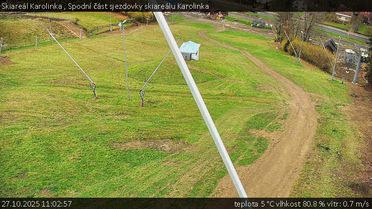 Skiareál Karolinka  - Spodní část sjezdovky skiareálu Karolinka - 27.10.2025 v 11:02 Skiareál Karolinka  - Spodní část sjezdovky skiareálu Karolinka - 27.10.2025 v 11:02