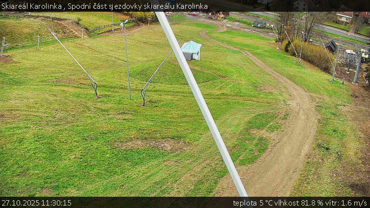 Skiareál Karolinka  - Spodní část sjezdovky skiareálu Karolinka - 27.10.2025 v 11:30 Skiareál Karolinka  - Spodní část sjezdovky skiareálu Karolinka - 27.10.2025 v 11:30