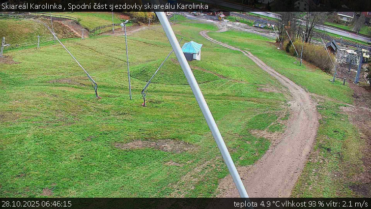 Skiareál Karolinka  - Spodní část sjezdovky skiareálu Karolinka - 28.10.2025 v 06:46 Skiareál Karolinka  - Spodní část sjezdovky skiareálu Karolinka - 28.10.2025 v 06:46