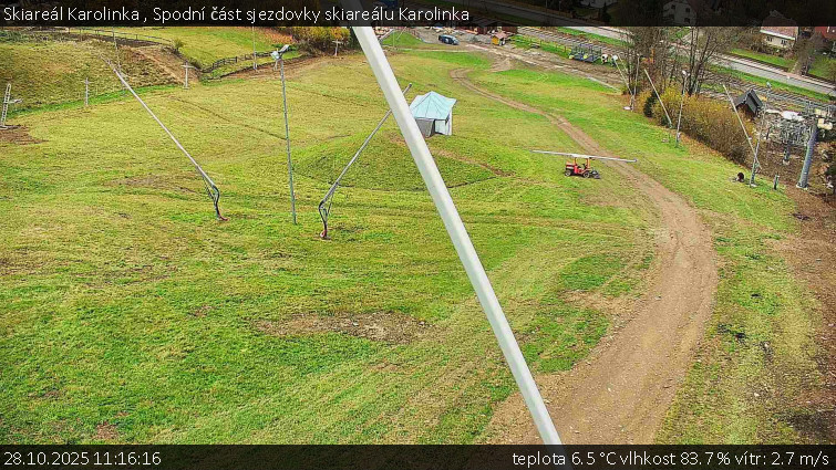 Skiareál Karolinka  - Spodní část sjezdovky skiareálu Karolinka - 28.10.2025 v 11:16 Skiareál Karolinka  - Spodní část sjezdovky skiareálu Karolinka - 28.10.2025 v 11:16