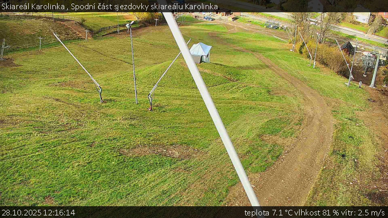 Skiareál Karolinka  - Spodní část sjezdovky skiareálu Karolinka - 28.10.2025 v 12:16 Skiareál Karolinka  - Spodní část sjezdovky skiareálu Karolinka - 28.10.2025 v 12:16