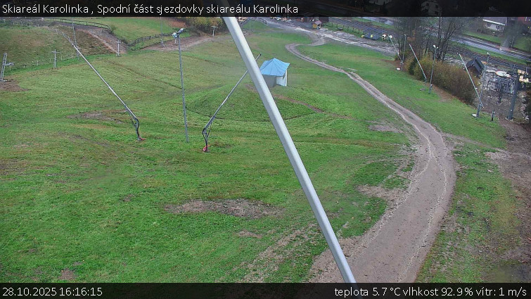 Skiareál Karolinka  - Spodní část sjezdovky skiareálu Karolinka - 28.10.2025 v 16:16 Skiareál Karolinka  - Spodní část sjezdovky skiareálu Karolinka - 28.10.2025 v 16:16