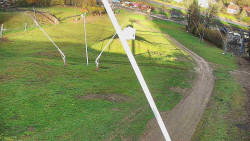 Spodní část sjezdovky skiareálu Karolinka