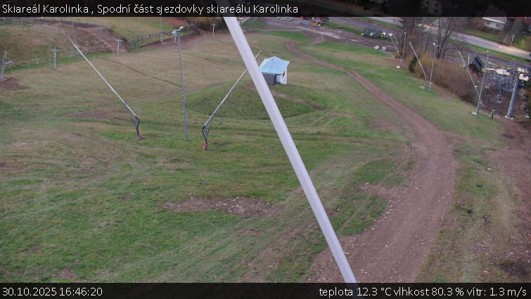 Skiareál Karolinka  - Spodní část sjezdovky skiareálu Karolinka - 30.10.2025 v 16:46 Skiareál Karolinka  - Spodní část sjezdovky skiareálu Karolinka - 30.10.2025 v 16:46