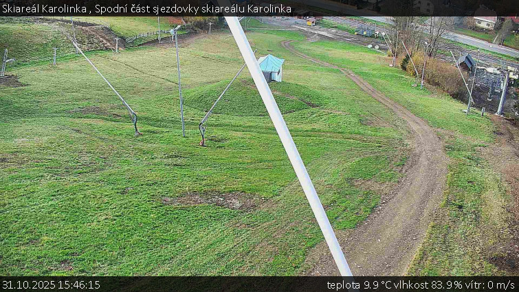 Skiareál Karolinka  - Spodní část sjezdovky skiareálu Karolinka - 31.10.2025 v 15:46 Skiareál Karolinka  - Spodní část sjezdovky skiareálu Karolinka - 31.10.2025 v 15:46