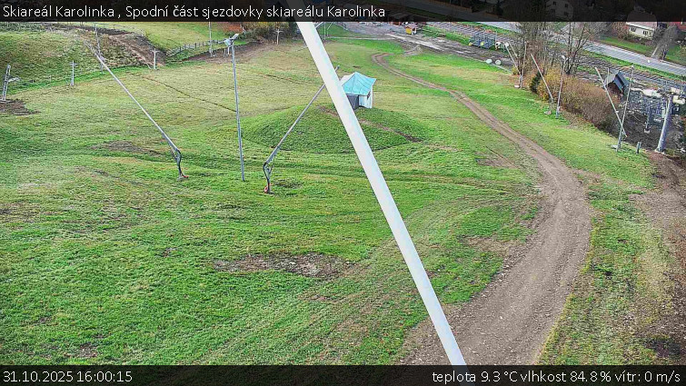 Skiareál Karolinka  - Spodní část sjezdovky skiareálu Karolinka - 31.10.2025 v 16:00 Skiareál Karolinka  - Spodní část sjezdovky skiareálu Karolinka - 31.10.2025 v 16:00