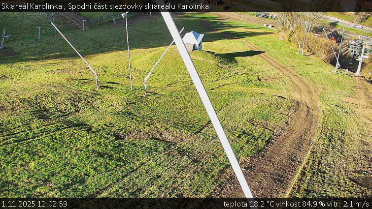 Skiareál Karolinka  - Spodní část sjezdovky skiareálu Karolinka - 1.11.2025 v 12:02 Skiareál Karolinka  - Spodní část sjezdovky skiareálu Karolinka - 1.11.2025 v 12:02