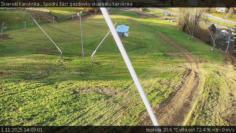Skiareál Karolinka  - Spodní část sjezdovky skiareálu Karolinka - 1.11.2025 v 14:03 Skiareál Karolinka  - Spodní část sjezdovky skiareálu Karolinka - 1.11.2025 v 14:03