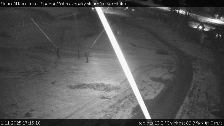 Skiareál Karolinka - Spodní část sjezdovky skiareálu Karolinka - 1.11.2025 v 17:15 Skiareál Karolinka - Spodní část sjezdovky skiareálu Karolinka - 1.11.2025 v 17:15
