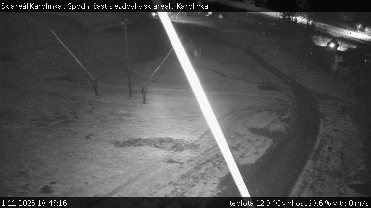 Skiareál Karolinka - Spodní část sjezdovky skiareálu Karolinka - 1.11.2025 v 18:46 Skiareál Karolinka - Spodní část sjezdovky skiareálu Karolinka - 1.11.2025 v 18:46