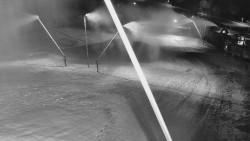 Spodní část sjezdovky skiareálu Karolinka